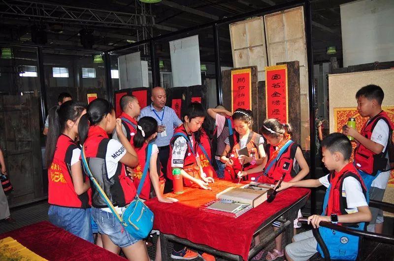 丽江兰花街亮相嘉和广场