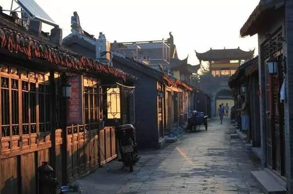 家里装修只换了墙布需要透气吗？游戏画面